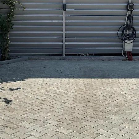 Luxurious House With Deluxe & Free Secured Parking Sófia