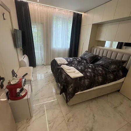 Luxurious House With Three Deluxe & Free Parking Apartment Sofia