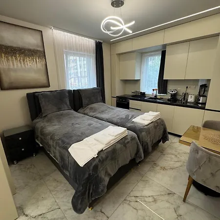 Апартаменты Luxurious House With Deluxe & Free Secured Parking София