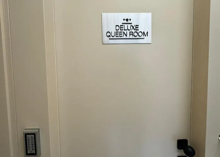 Apartament Luxurious House With Deluxe & Free Secured Parking