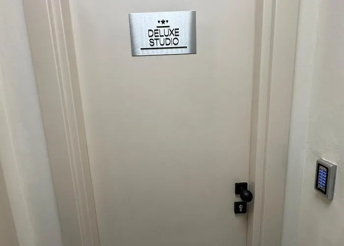 Luxurious House With Deluxe & Free Secured Parking *