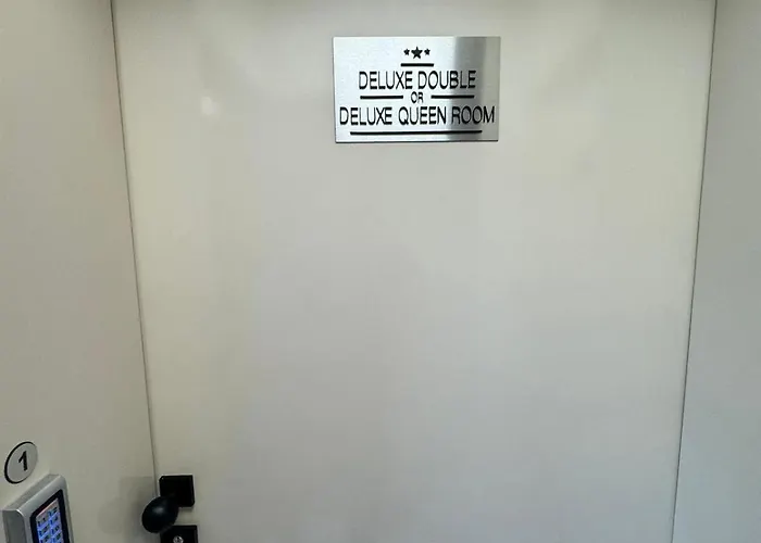 Luxurious House With Deluxe & Free Secured Parking Apartament