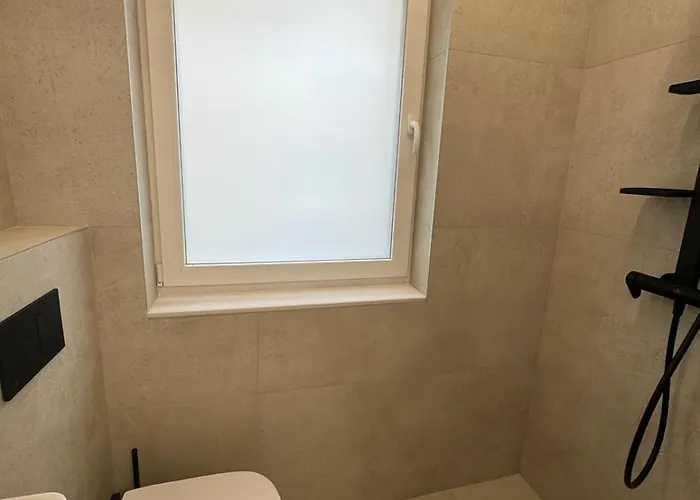 Luxurious House With Deluxe & Free Secured Parking