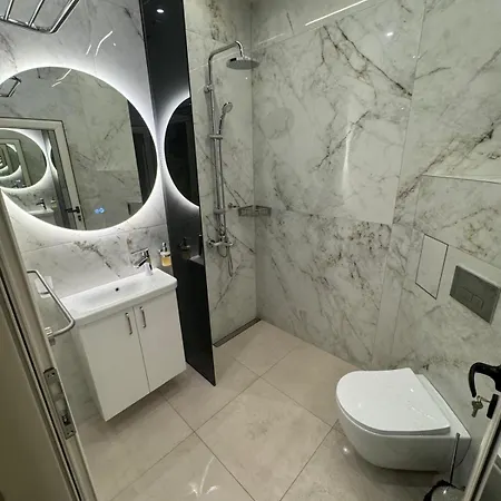 Luxurious House With Deluxe & Free Secured Parking * 소피아
