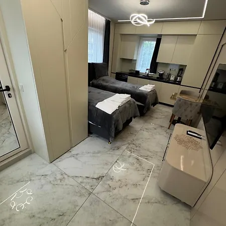 Daire Luxurious House With Three Deluxe & Free Parking *