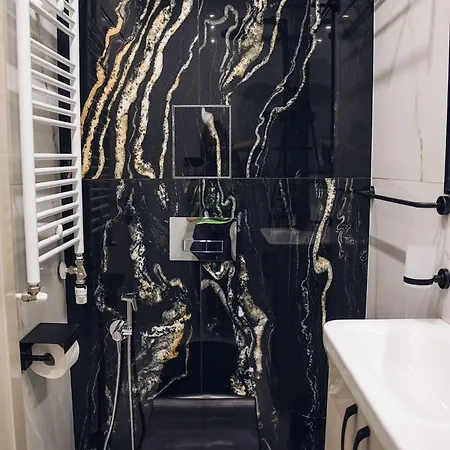 Luxurious House With Deluxe & Free Secured Parking 소피아