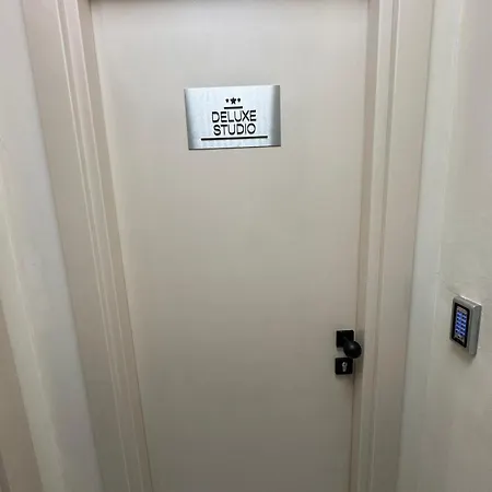 Luxurious House With Deluxe & Free Secured Parking *