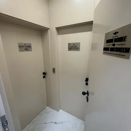 Luxurious House With Deluxe & Free Secured Parking * 소피아