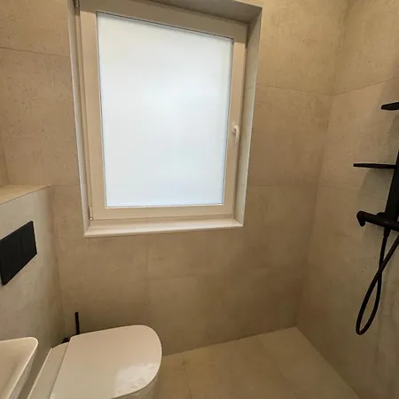 Luxurious House With Deluxe & Free Secured Parking